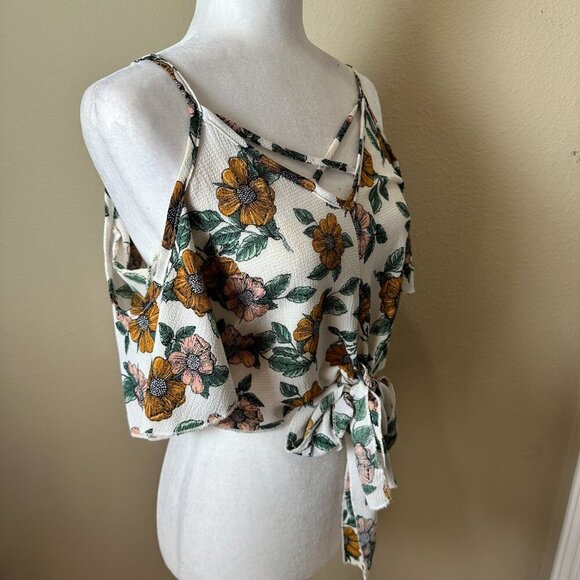 JANUARY 7 Crop Strappy Tie Front Floral Top Size Small - Picture 7 of 8